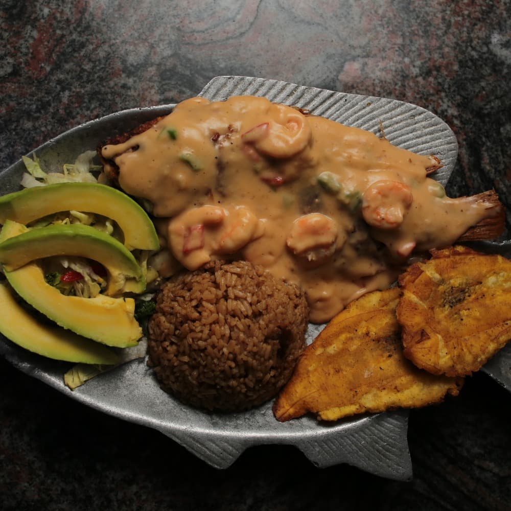 Mojarra en Crema de Camarones